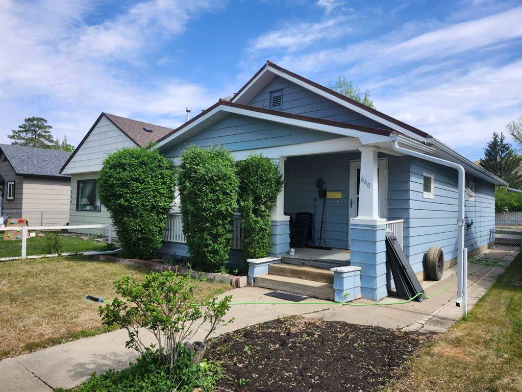 Third View of 660 6 Avenue E, Riverview Park, Drumheller, Alberta, T0J0Y5