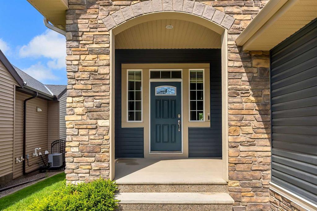 Fifth View of 83 Ravenscroft Close SE, Ravenswood, Airdrie, Alberta, T4A 0M1