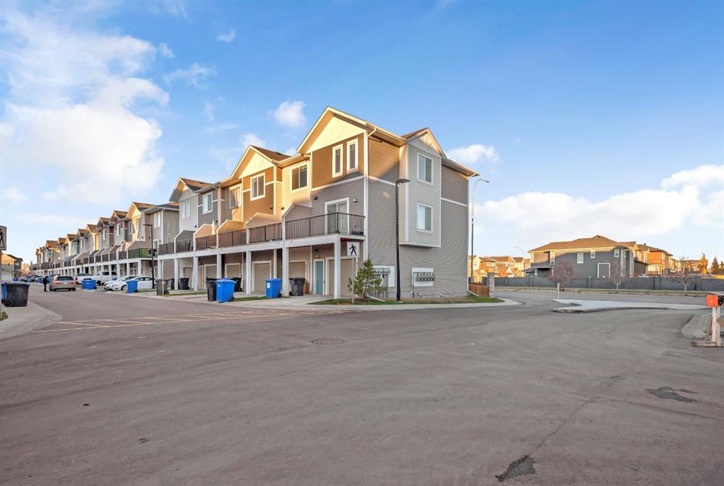 Third View of 450 Canals Crossing SW, Canals, Airdrie, Alberta, T4B 4L3