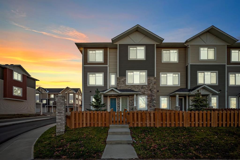 Fourth View of 450 Canals Crossing SW, Canals, Airdrie, Alberta, T4B 4L3