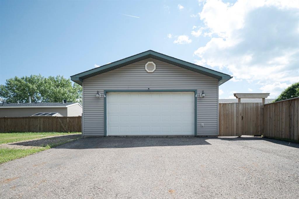 Third View of 125 Greenwich Lane , Gregoire Park, Fort McMurray, Alberta, T9H 3Z2