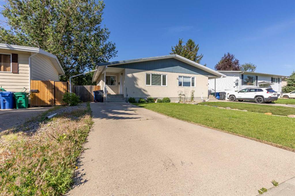 Second View of 27 Laval Boulevard W, Varsity Village, Lethbridge, Alberta, T1K 4E1