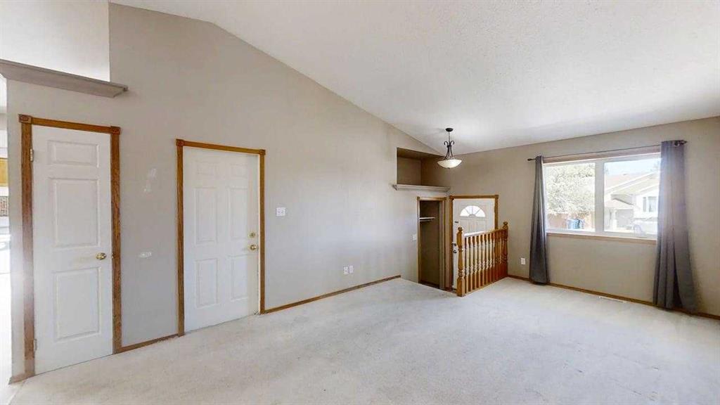 Fifth View of 42 Mt Backus Crescent W, Mountain Heights, Lethbridge, Alberta, T1K 6P6