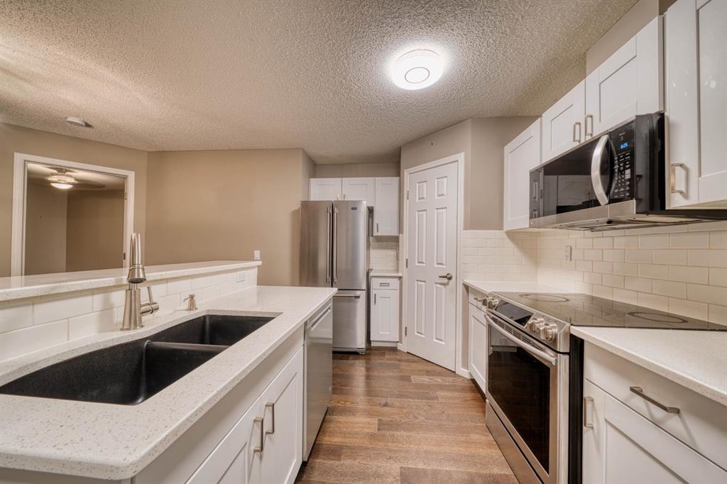 Fifth View of 305, 290 Shawville Way SE, Shawnessy, Calgary, Alberta, T2Y 3Z9