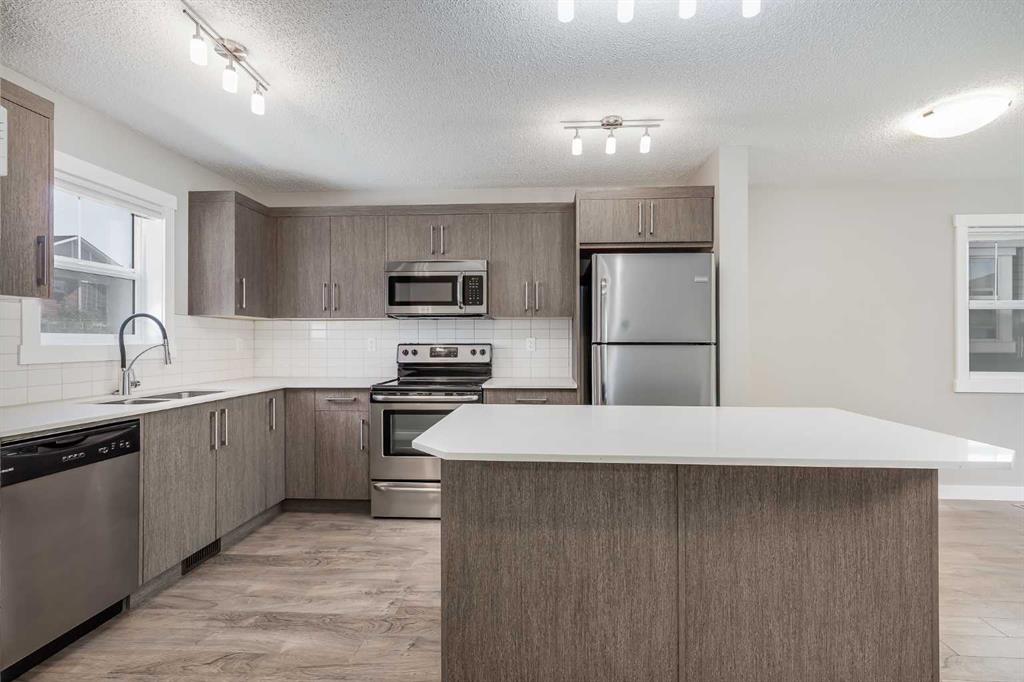 Fifth View of 606, 1225 Kings Heights Way SE, Kings Heights, Airdrie, Alberta, T4A 0M4