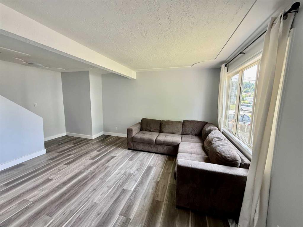 Third View of 25, 110 Tamarack Avenue , Hardisty, Hinton, Alberta, T7V 1C5
