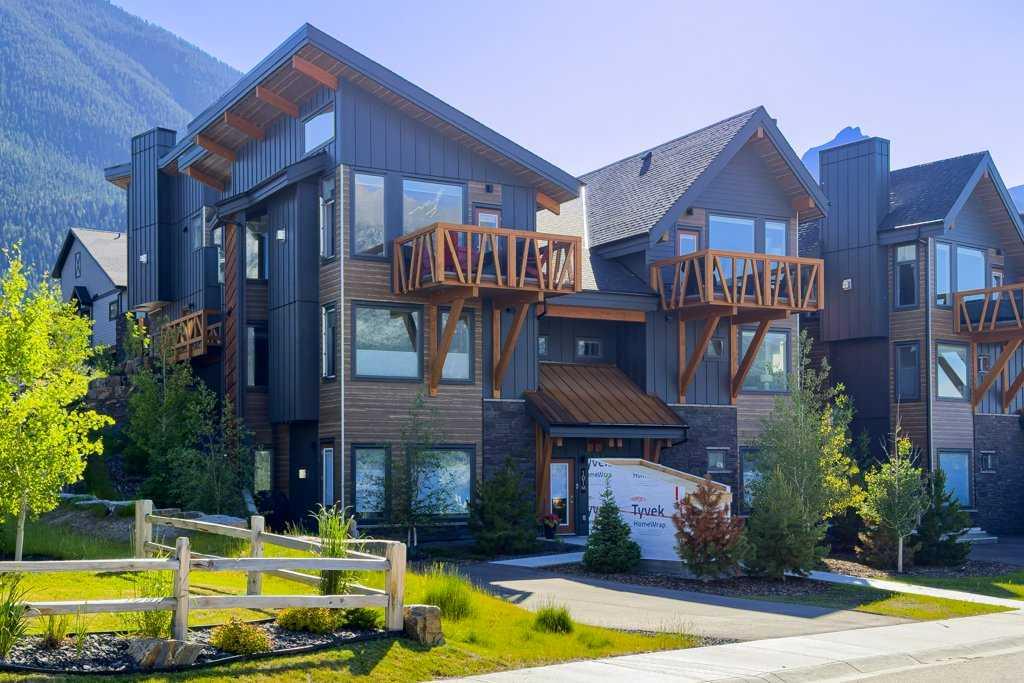 202M, 209 Stewart Creek Rise , A2327279, Alberta,