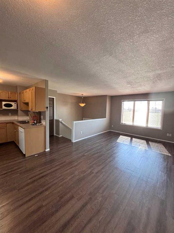 Fifth View of 15 Blackfoot Boulevard W, Indian Battle Heights, Lethbridge, Alberta, T1K 7N7