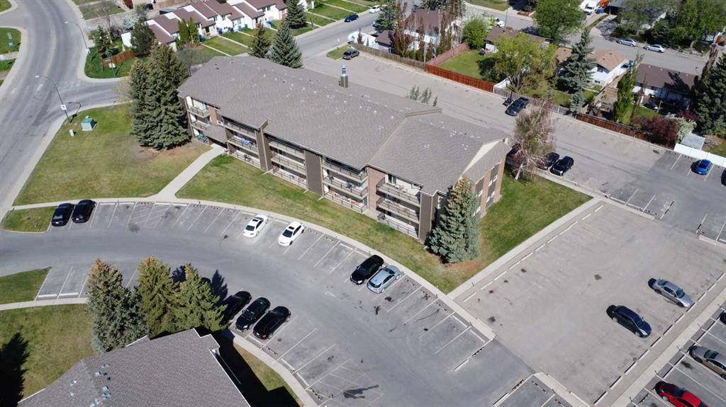 Second View of 301, 405 Columbia Boulevard , Varsity Village, Lethbridge, Alberta, T1K 5R8