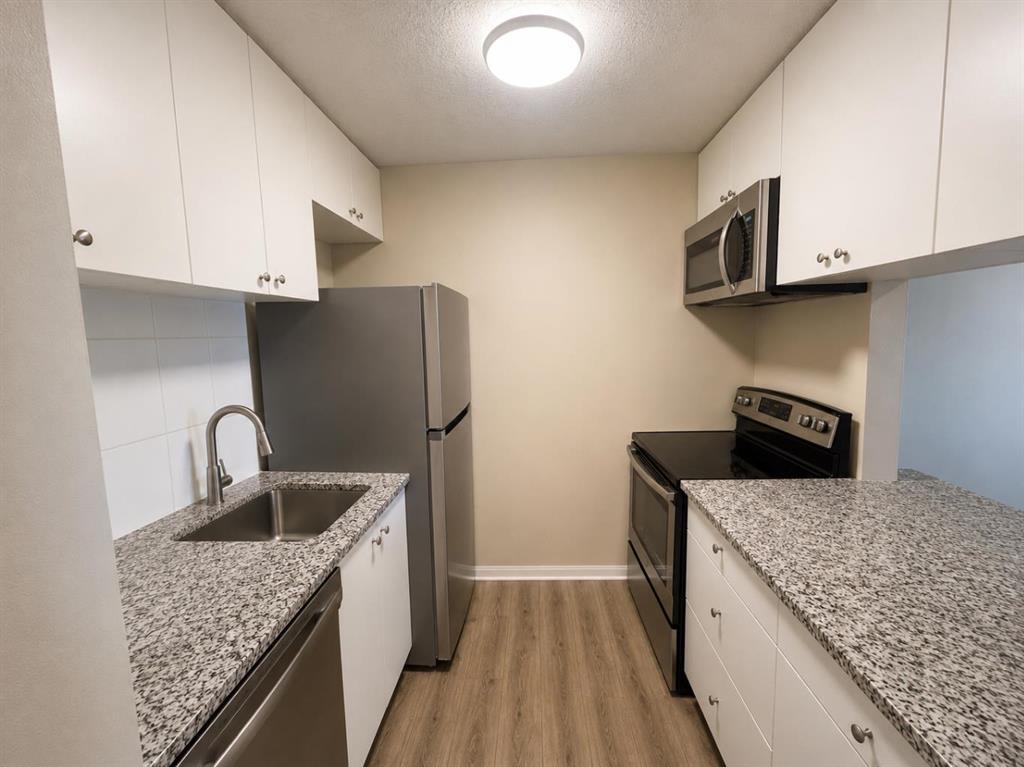 Third View of 301, 405 Columbia Boulevard , Varsity Village, Lethbridge, Alberta, T1K 5R8