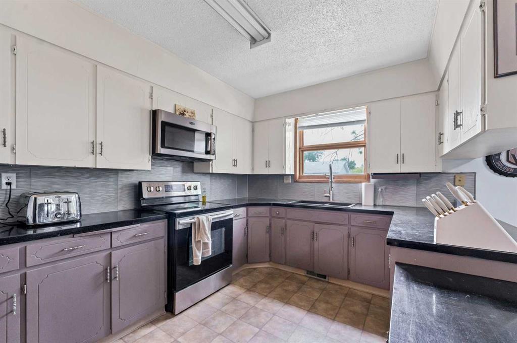 Fourth View of 213 6 Street SE, NONE, Redcliff, Alberta, T0J 2P0