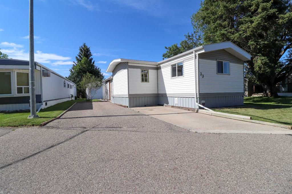 Third View of 33, 2300 13 Street N, Bridge Villa Estates, Lethbridge, Alberta, T1H 4E8