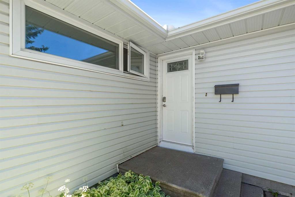 Fourth View of 4132 50 Avenue , Central Innisfail, Innisfail, Alberta, T4G 1J3