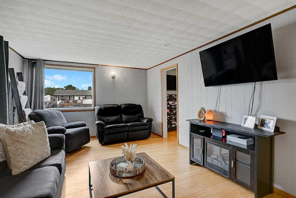 Fifth View of 914 6 Avenue , NONE, Beaverlodge, Alberta, T0H 0C0