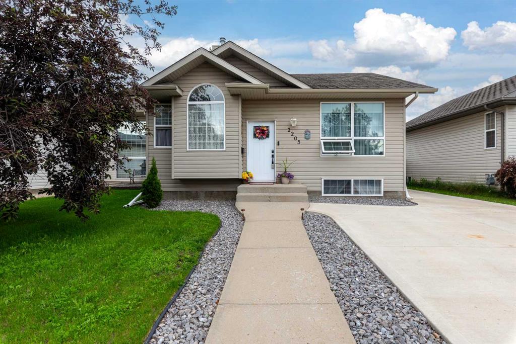 Second View of 2205 51 Avenue , College Park, Lloydminster, Alberta, T9V 3H4