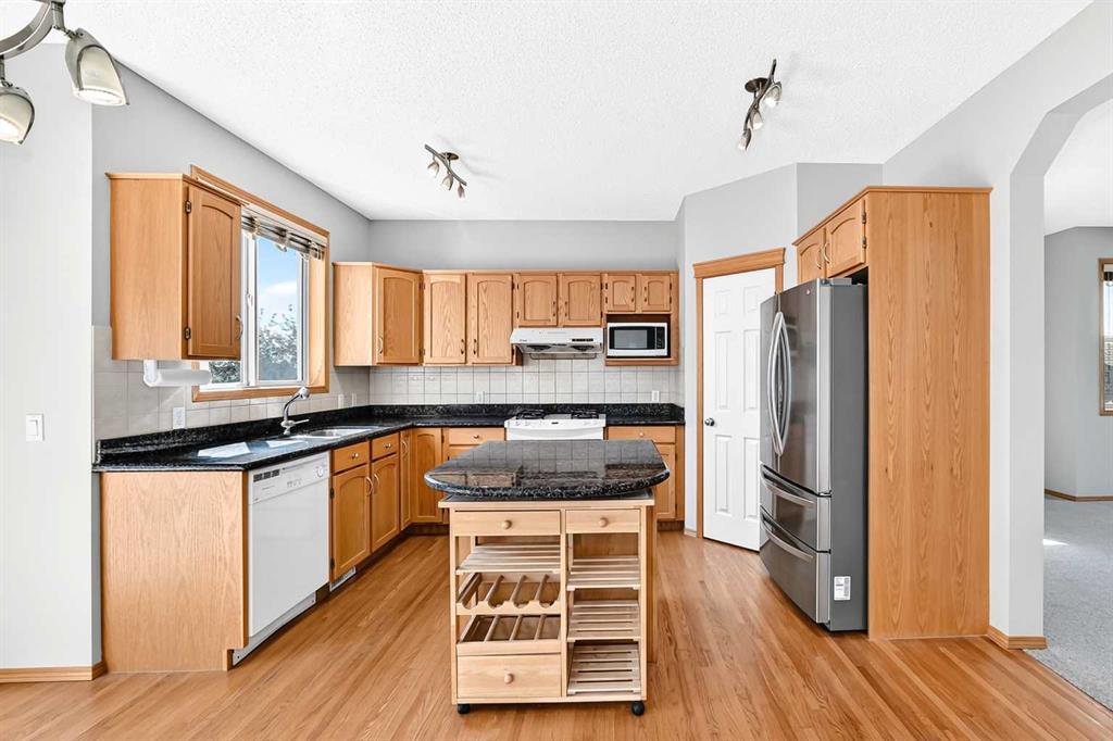 Fourth View of 83 Edgeridge Close NW, Edgemont, Calgary, Alberta, T3A 6K5