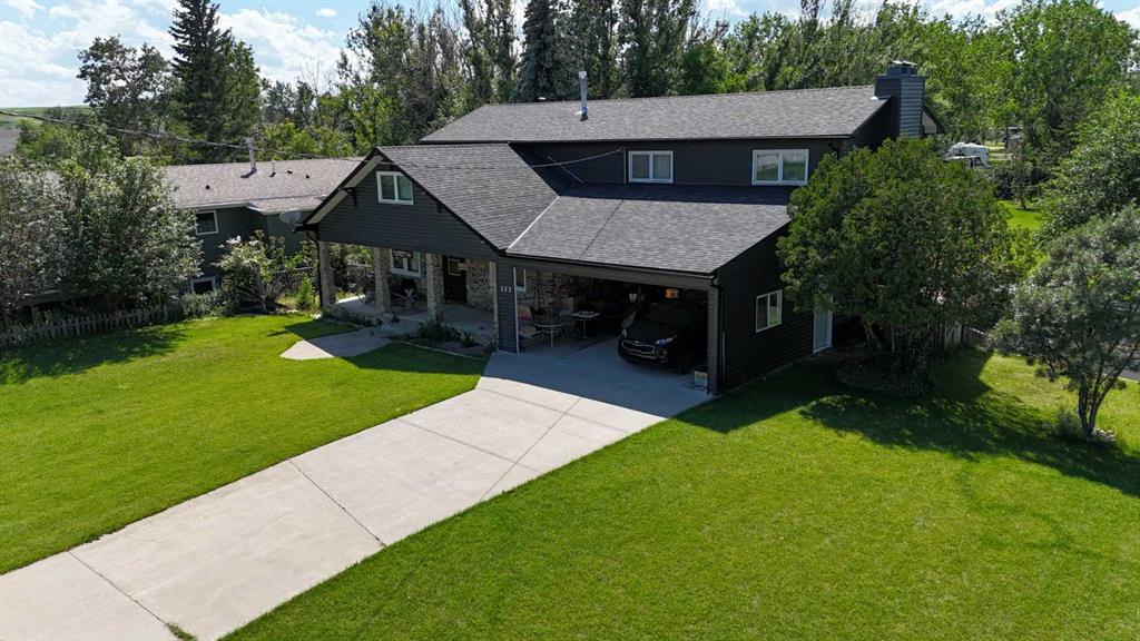 737 2 Street W, A2327571, Alberta,