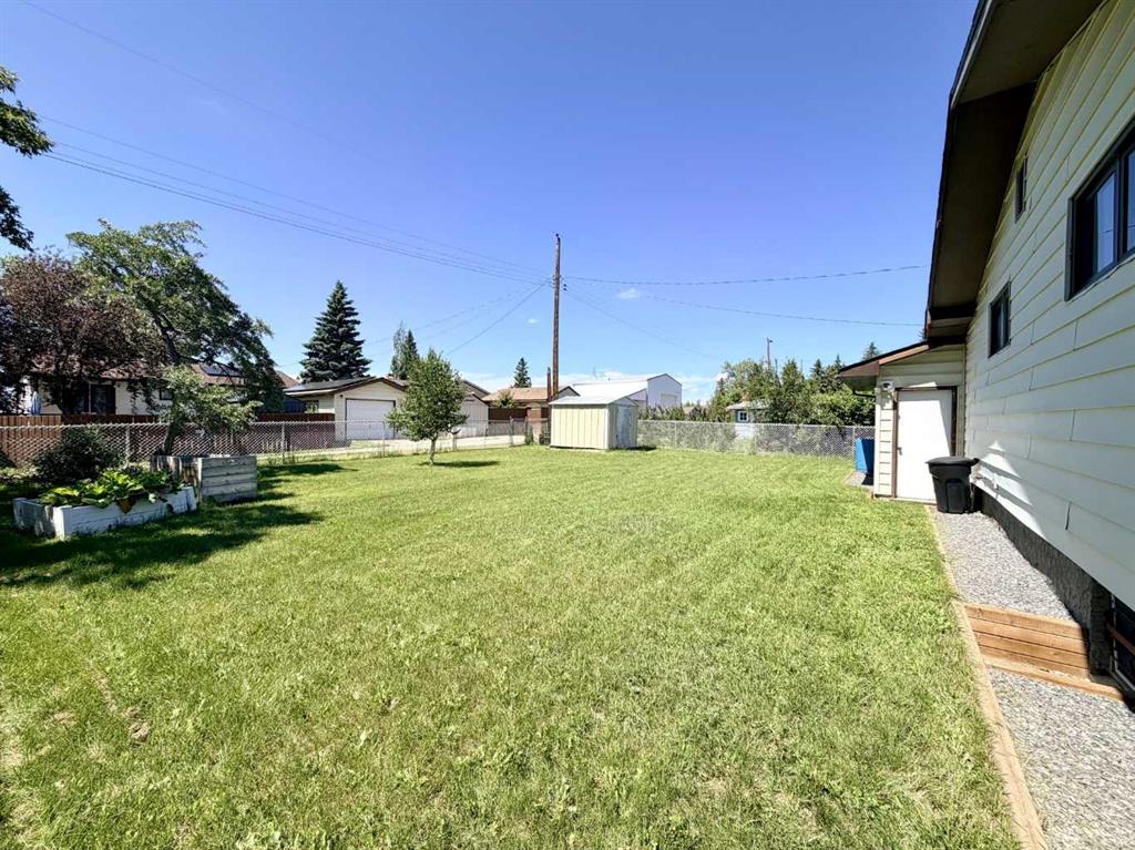 Fourth View of 210 1 Street  SE, NONE, Linden, Alberta, T0M 1J0