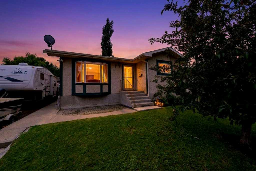 11 Greenham Drive , A2327636, Alberta,
