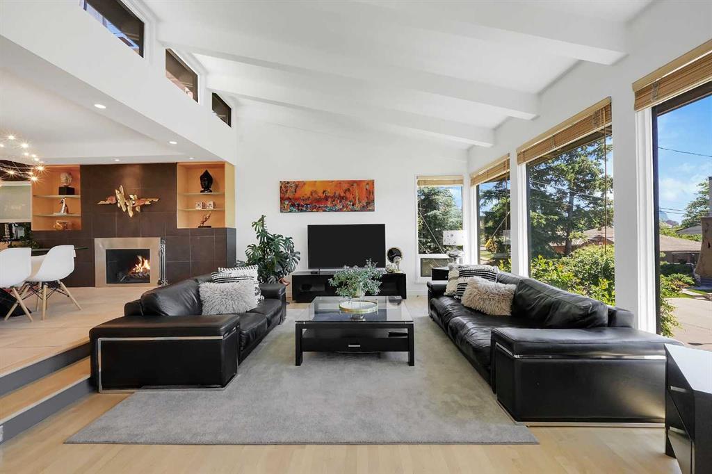 Third View of 1718 12 Avenue NW, Hounsfield Heights/Briar Hill, Calgary, Alberta, T2N1J2