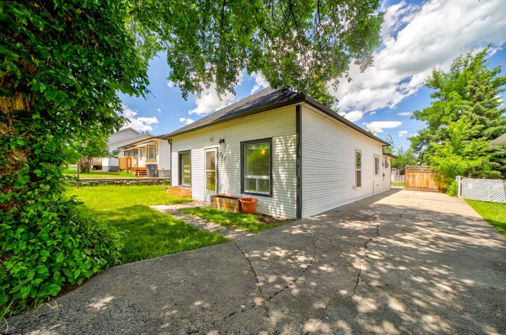 727 McDougall Street , A2327691, Alberta,
