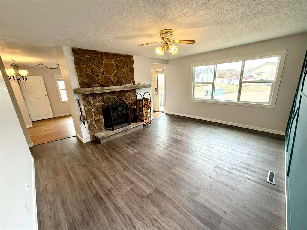 Fourth View of 716 Bankview Drive , Bankview, Drumheller, Alberta, T0J0Y5