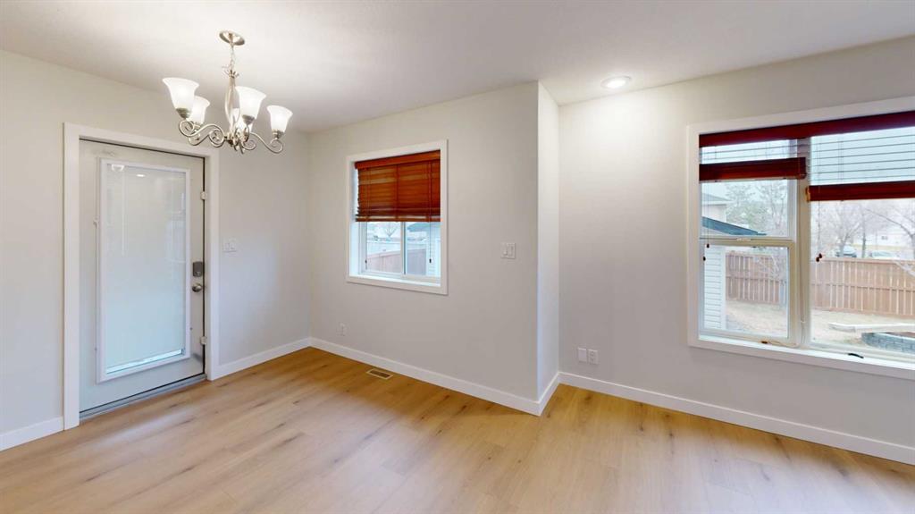 Fifth View of 3 Aberdeen Road W, West Highlands, Lethbridge, Alberta, T1J 4Y5