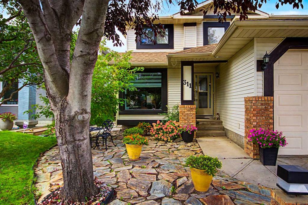 311 Douglasbank Green SE, A2327922, Alberta,
