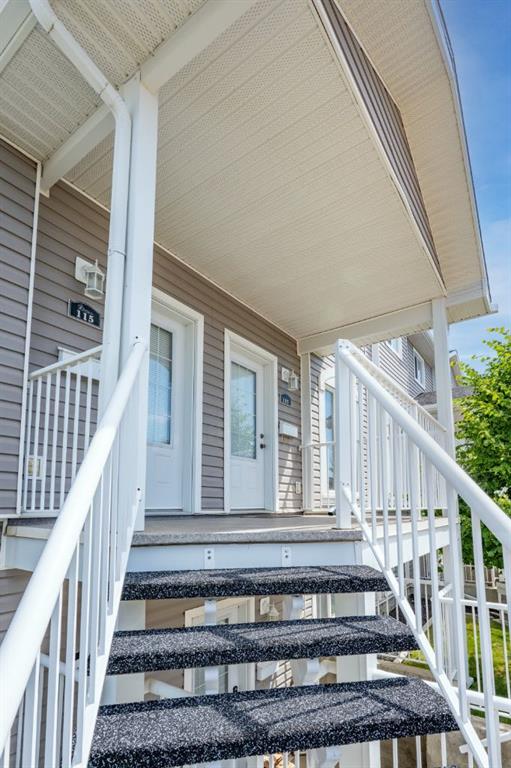 Fourth View of 113 Somerset Lane SE, Southland, Medicine Hat, Alberta, T1B0E8