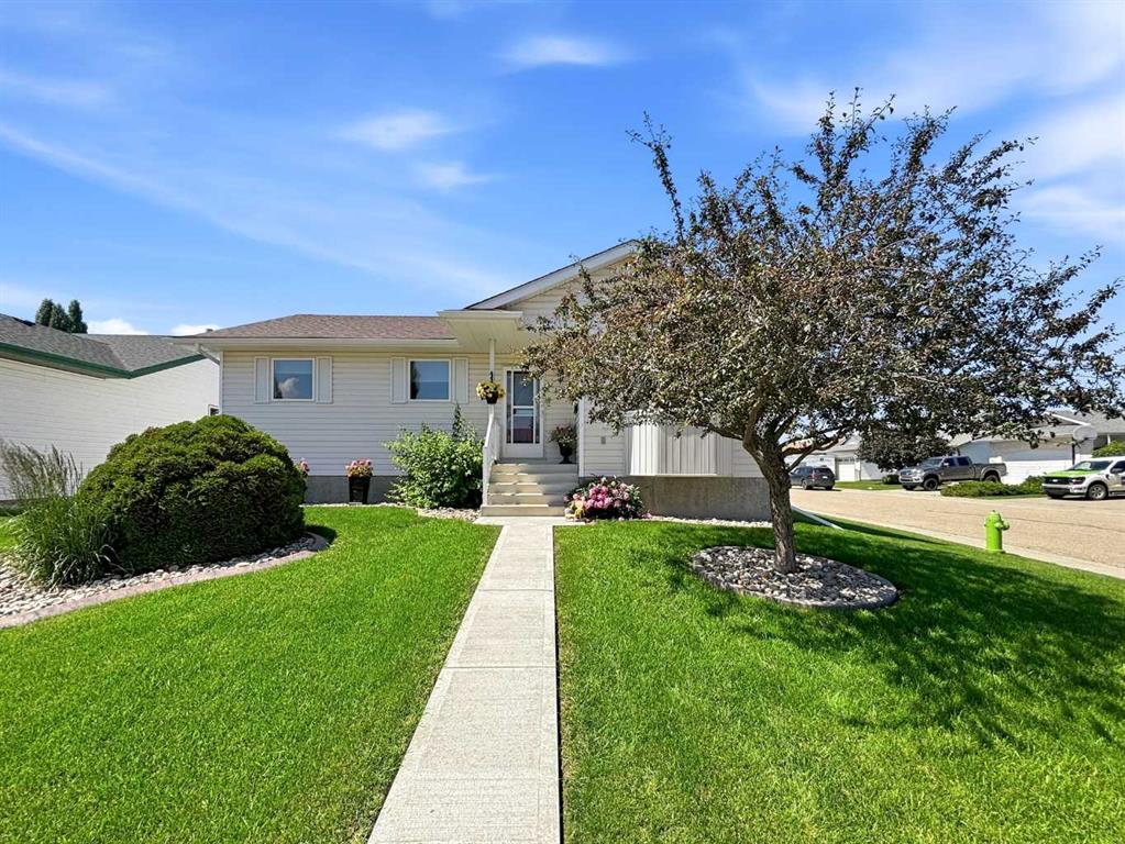109 Logan Close , A2328044, Alberta,