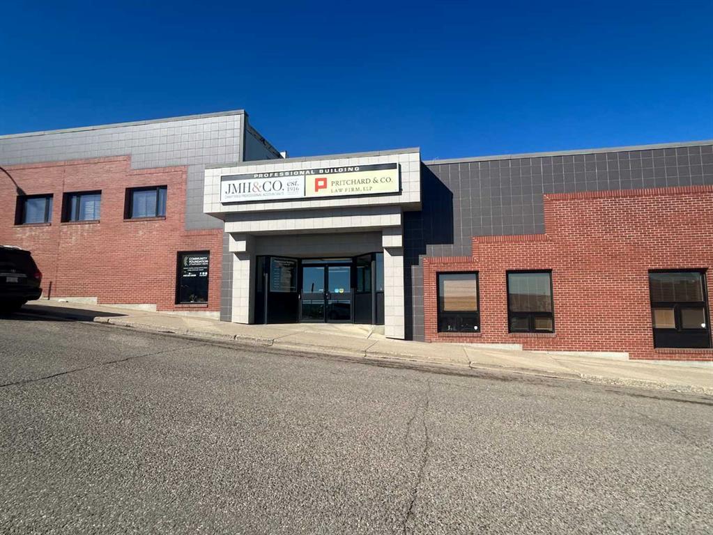 Second View of 104, 430 6 Avenue SE, SE Hill, Medicine Hat, Alberta, T1A 2S8