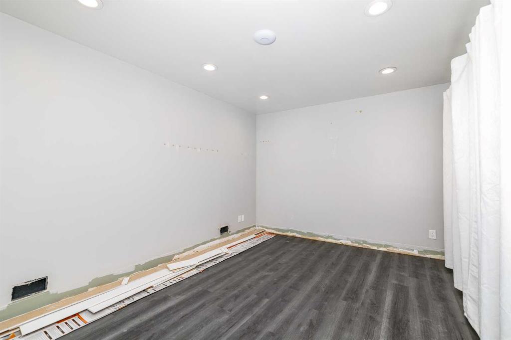 Fifth View of 4419 55 Street , Woodlea, Red Deer, Alberta, T4N 2H3