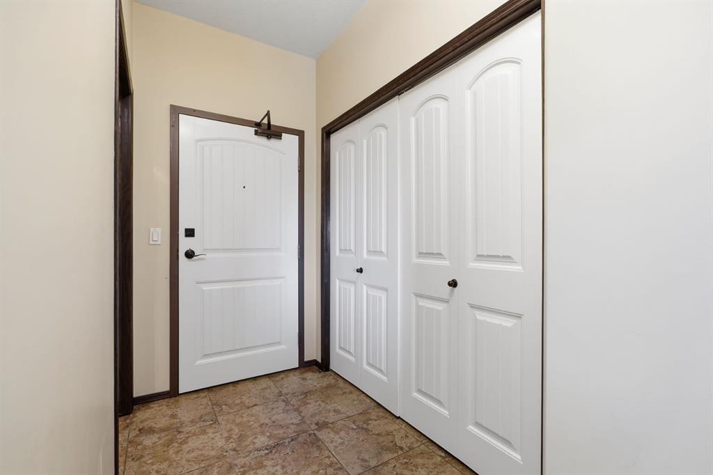 Fifth View of 301, 3505 51 Avenue , South Hill, Red Deer, Alberta, T4N 4G1