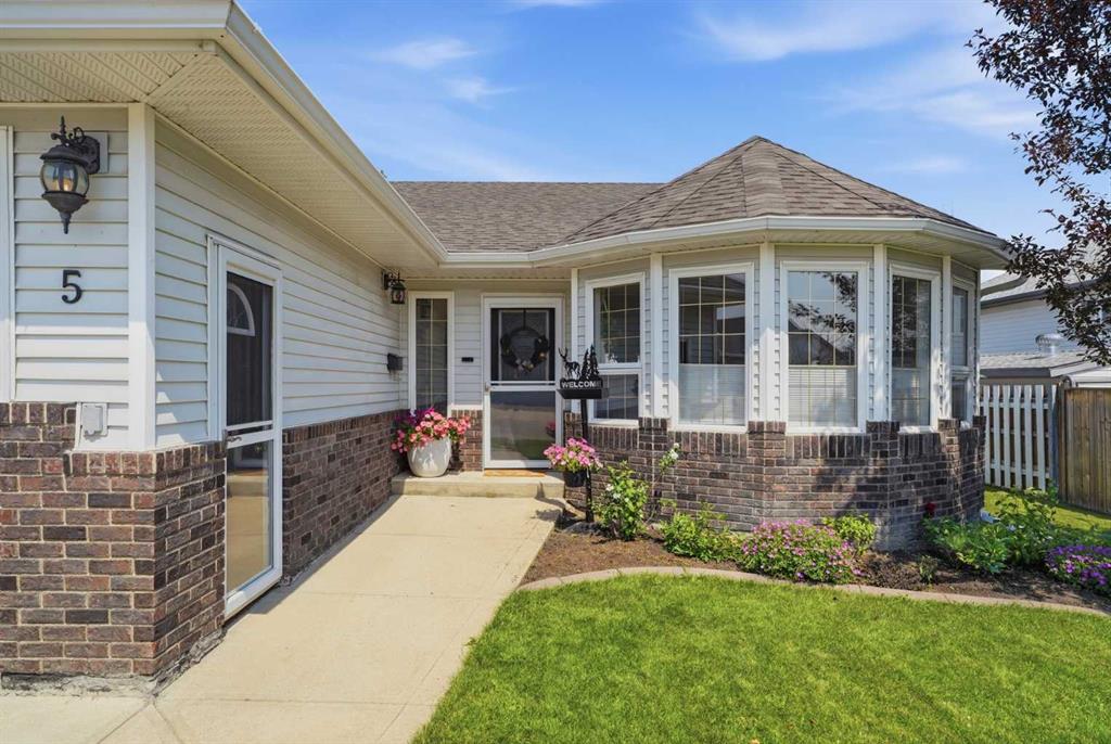 Fifth View of 5 Westwood Crescent , Westwood, Sylvan Lake, Alberta, T4S 1P6