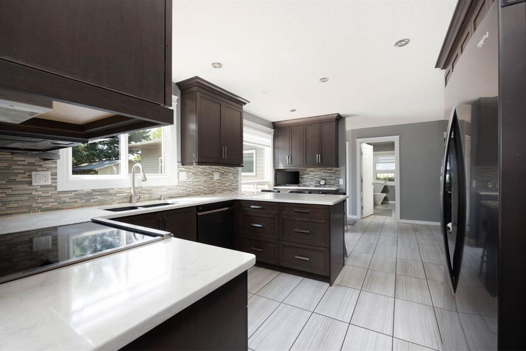 Fifth View of 150 Highland Close , Thickwood, Fort McMurray, Alberta, T9H 3T5