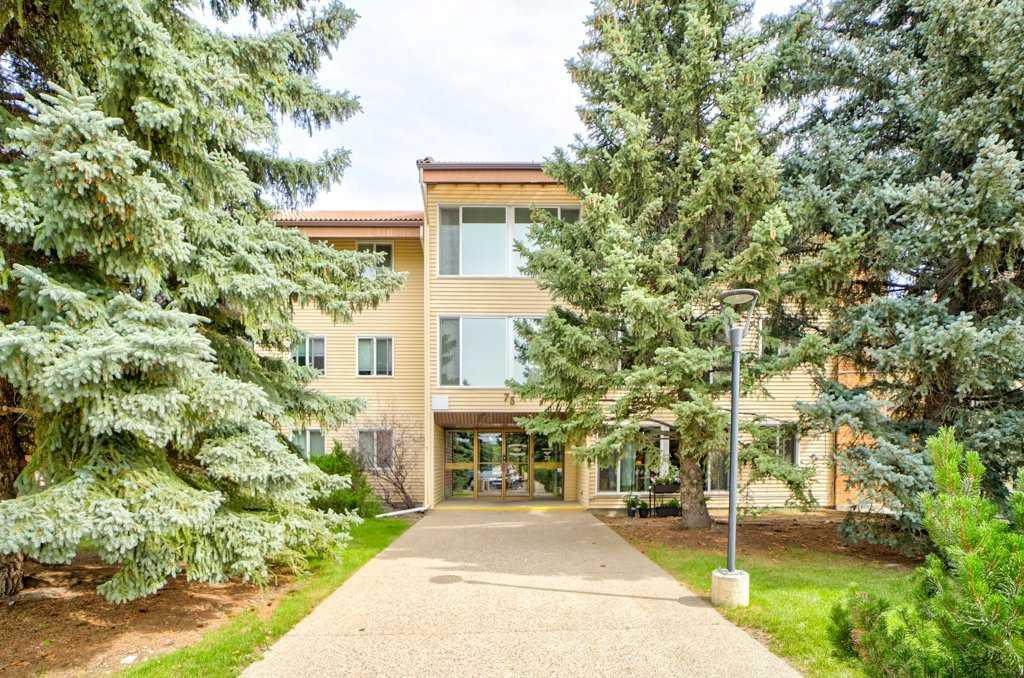 209, 75 Temple Boulevard W, A2328162, Alberta,