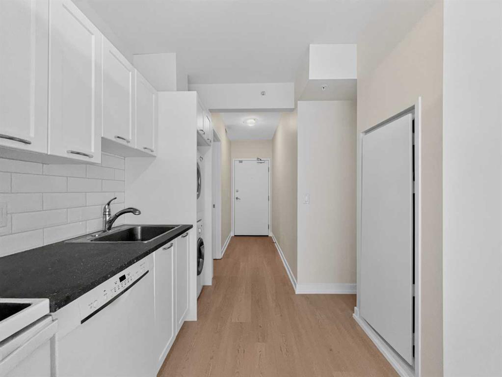 Third View of 1103, 3830 Brentwood Road NW, Brentwood, Calgary, Alberta, T2L 1K8