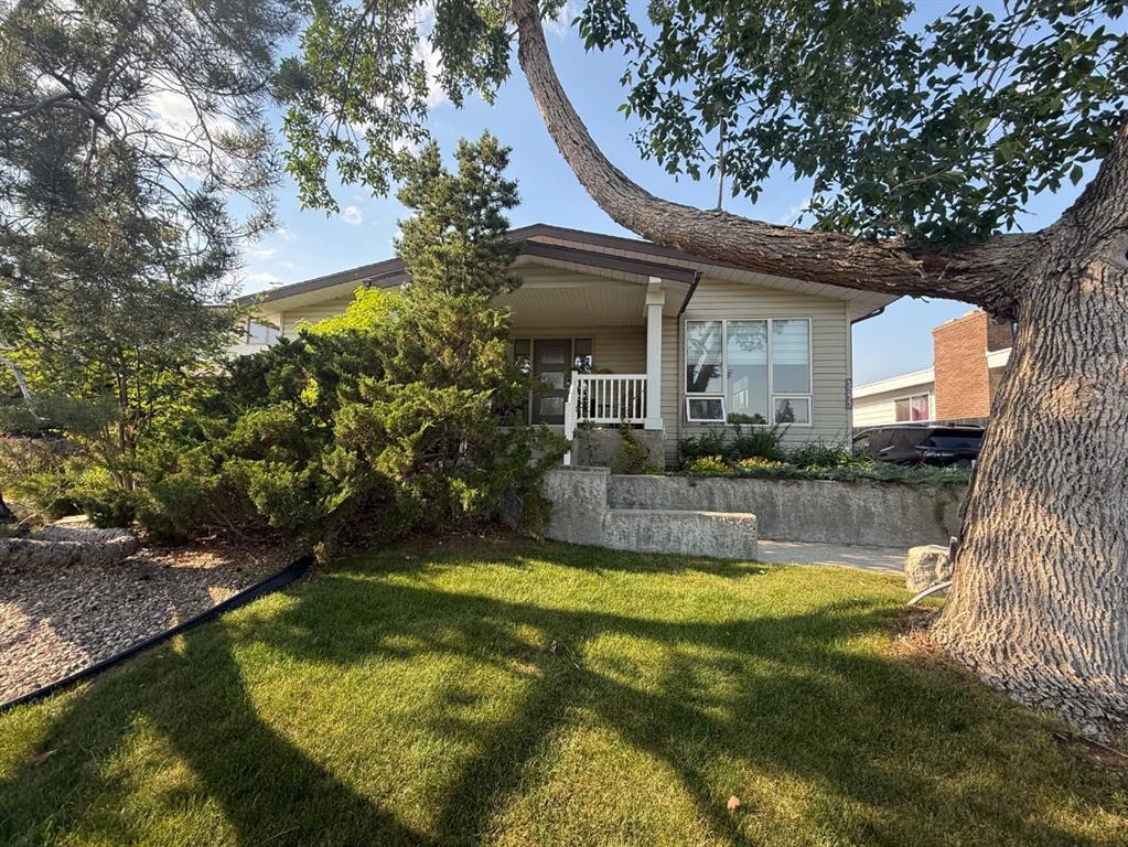 3733 21 Avenue S, A2328209, Alberta,
