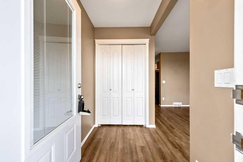 Third View of 108 Sunrise Terrace NE, NONE, High River, Alberta, T1V 0C2