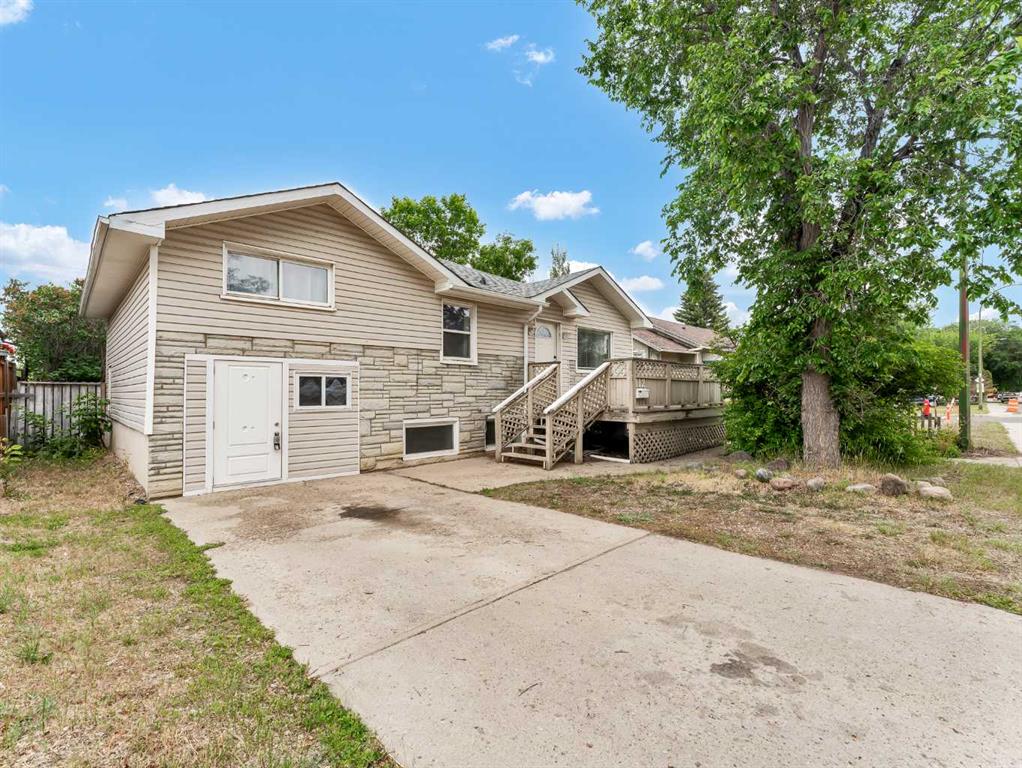 Second View of 112 8 Street SW, SW Hill, Medicine Hat, Alberta, T1A 4L6