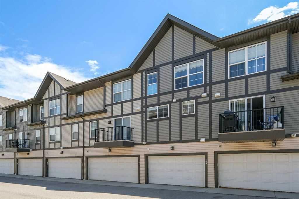 159 New Brighton Villas SE, A2328337, Alberta,