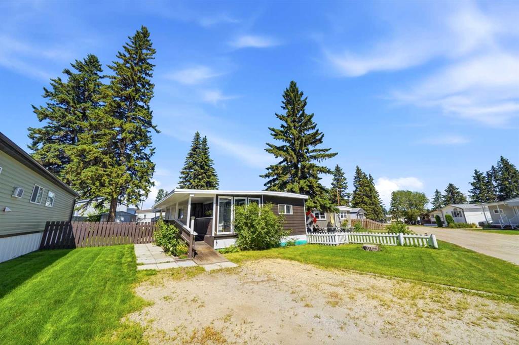 Third View of 19, 4516 48 Avenue  , Palo, Sylvan Lake, Alberta, T4S 1L8