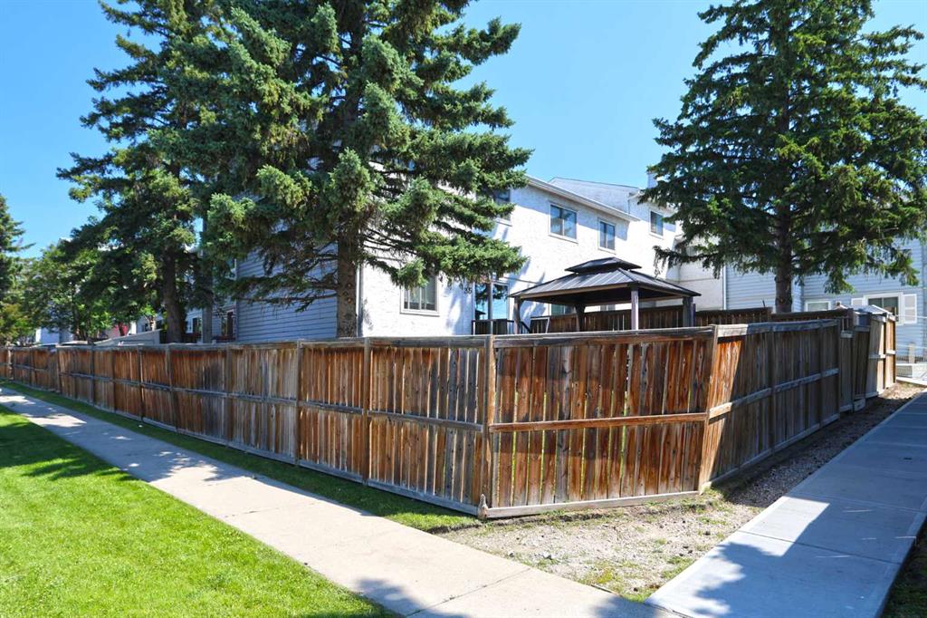 Second View of 205, 310 Falconridge Crescent NE, Falconridge, Calgary, Alberta, T3J 1H4