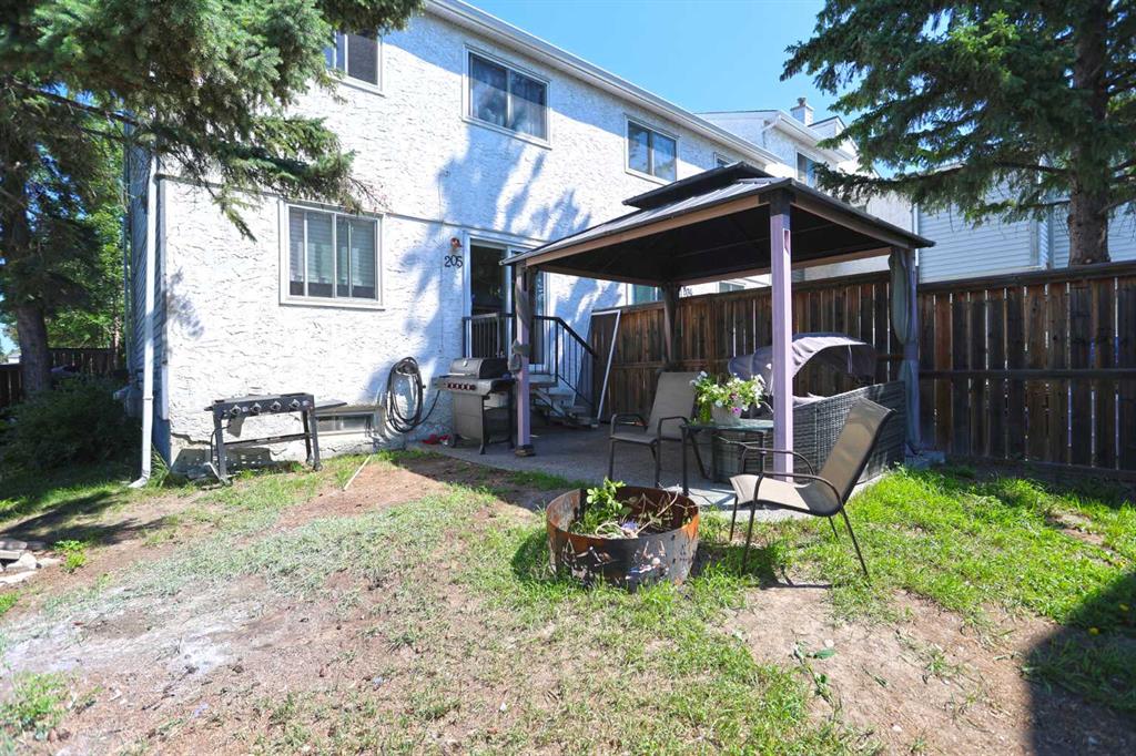 Fifth View of 205, 310 Falconridge Crescent NE, Falconridge, Calgary, Alberta, T3J 1H4