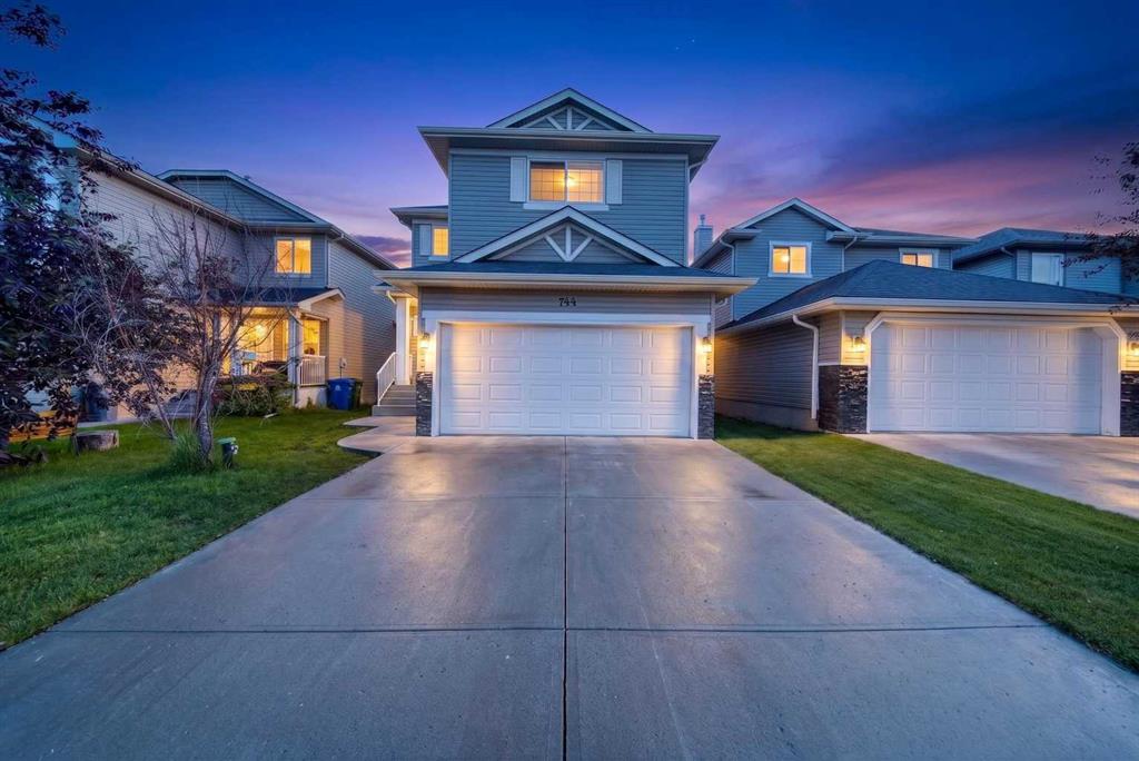 744 Luxstone Landing SW, A2328521, Alberta,