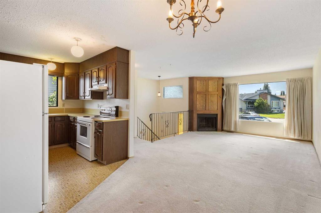 Third View of 317 Templemont Place NE, Temple, Calgary, Alberta, T1Y 5A7