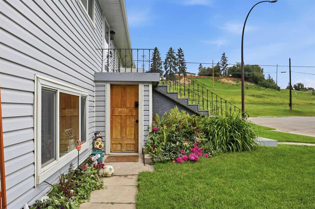 Fifth View of 7403 20 Street SE, Ogden, Calgary, Alberta, T2C 0P9