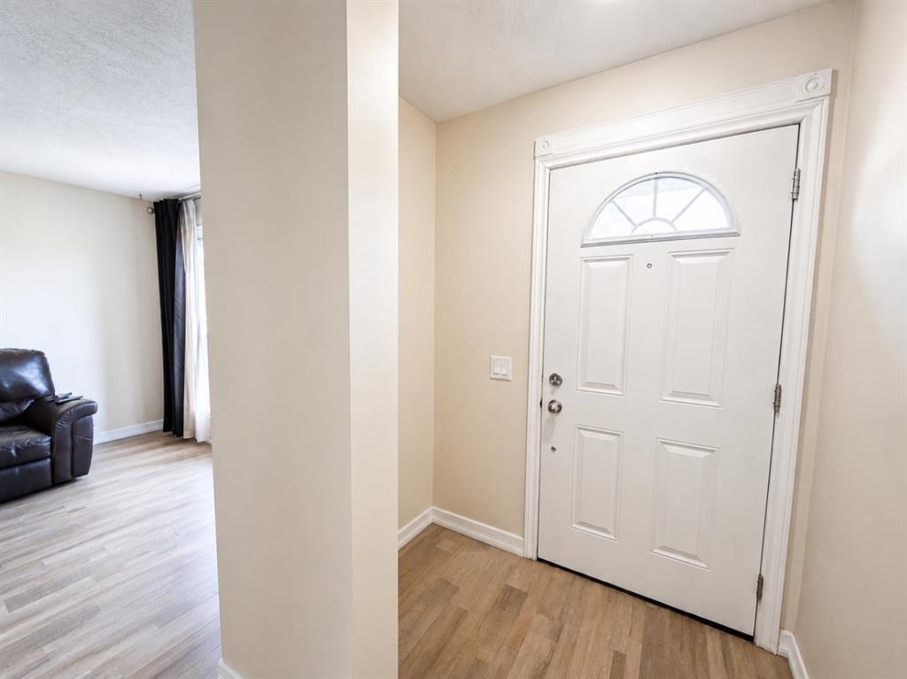 Third View of 90, 999 Canyon Meadows Drive SW, Canyon Meadows, Calgary, Alberta, T2W 2S6