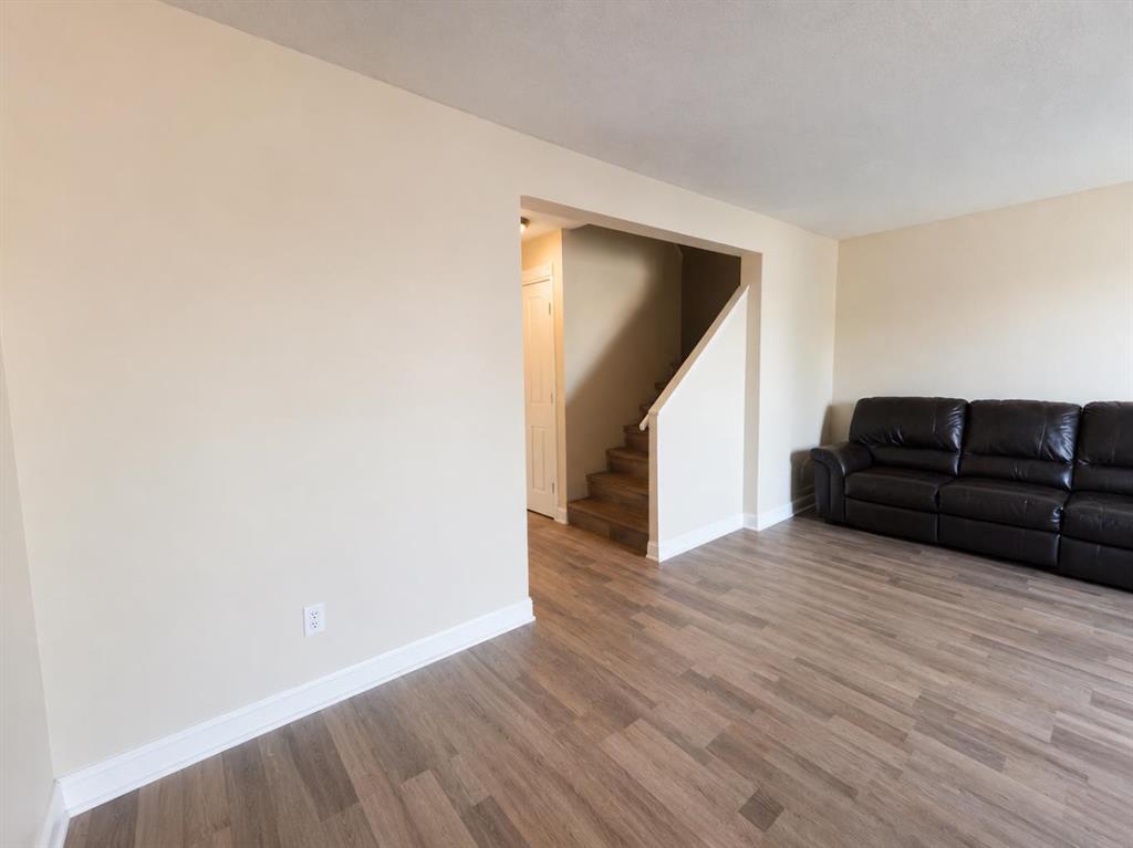 Fourth View of 90, 999 Canyon Meadows Drive SW, Canyon Meadows, Calgary, Alberta, T2W 2S6