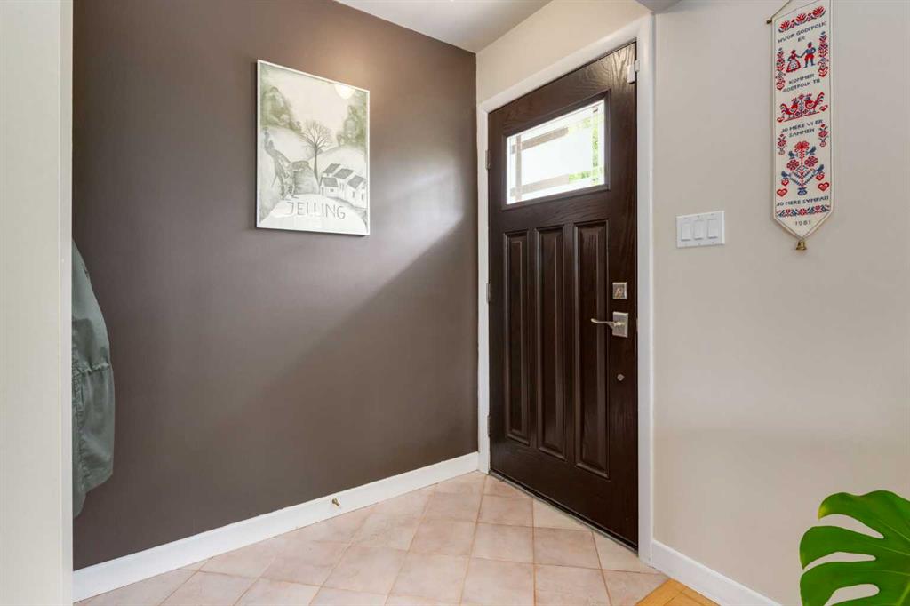 Fifth View of 4903 Carney Road NW, Charleswood, Calgary, Alberta, T2L 1E6